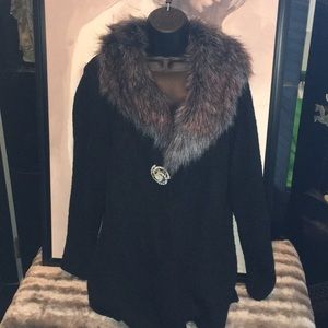 Ladies fur collar sweater